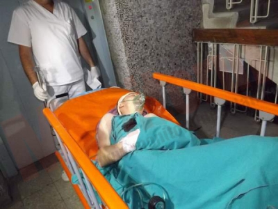 Muncitor cu mâinile retezate de un tocător de cartoane
