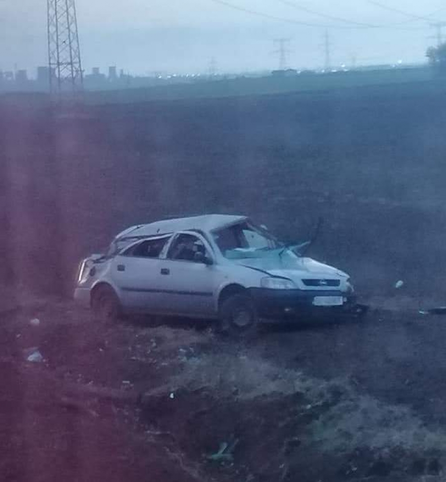 Un şofer băut de dimineaţă a băgat trei oameni în spital