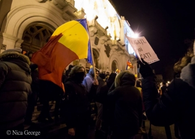 Gălăţenii se mobilizează pentru proteste: „NU vrem să fim o naţie de hoţi!”