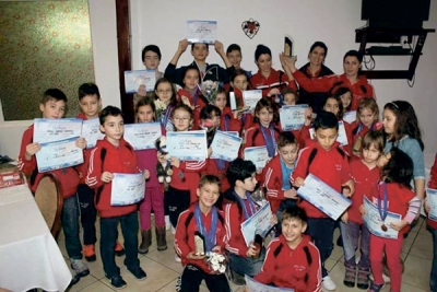 Gălăţenii de la Viva Sport Club s-au umplut de medalii la „Swimming Cup”