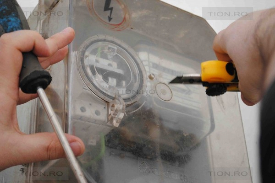 Dosare penale pentru furt de energie electrică