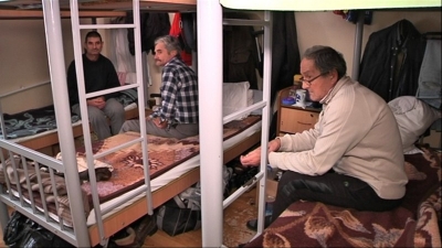 VIDEO: Gerul a umplut până la refuz Centrul pentru Persoane fără Adăpost din Galaţi