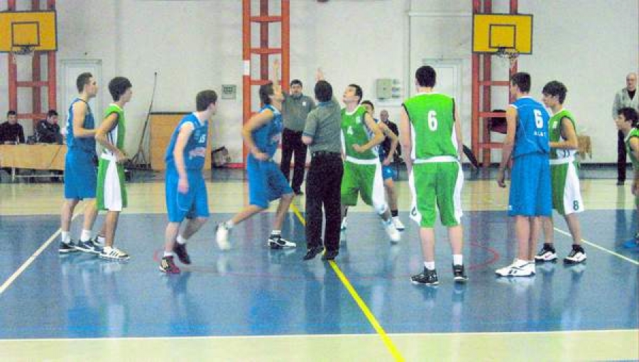 Juniorii Under 16 de la Phoenix continuă să fie neînvinşi