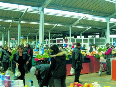 Chiriile pe mese în pieţele din Tecuci au scăzut cu 30%, pentru 2 luni