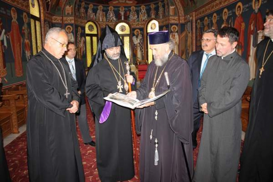 Preasfinţitul Părinte Datev Hagopian, la hramul tradiţional al Bisericii armene