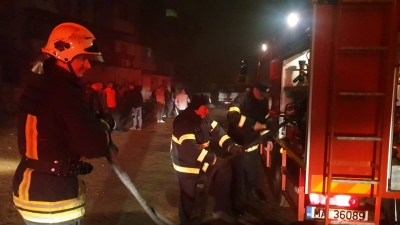 Incendiu în Micro 19. Au fost evacuate 18 persoane