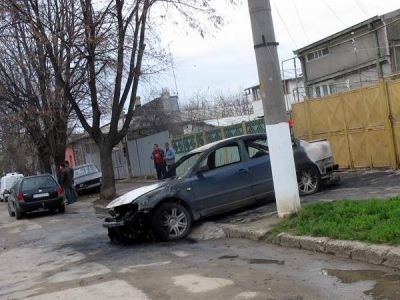 Maşină incendiată pe Traian