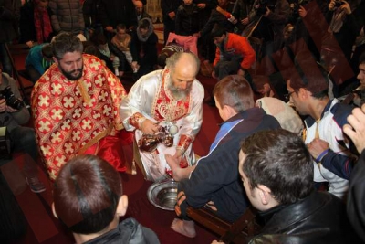 12 orfani gălăţeni, în rolul celor 12 apostoli