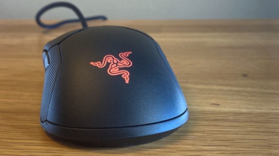 Un bug al Razer oferă privilegii de admin prin conectarea unui mouse