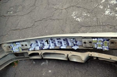 8.000 de ţigări ascunse în barele de protecţie ale unui autoturism