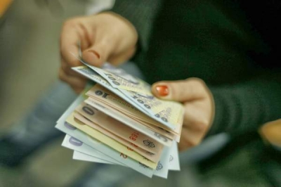 Câştigul salarial mediu net a crescut cu 0,3% în iunie, până la 1.687 lei