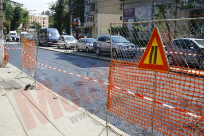 Străzi şi trotuare în focul reparaţiilor