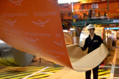 ArcelorMittal intenţionează să demareze o majorare de capital de trei miliarde de dolari