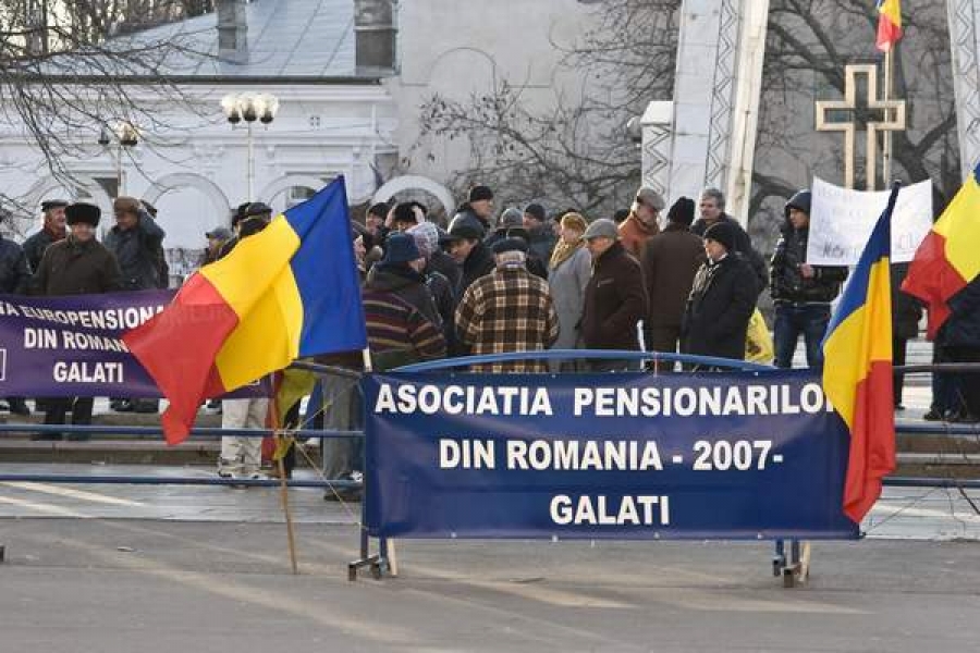 Pensionarii gălăţeni vor ieşi zilnic în stradă