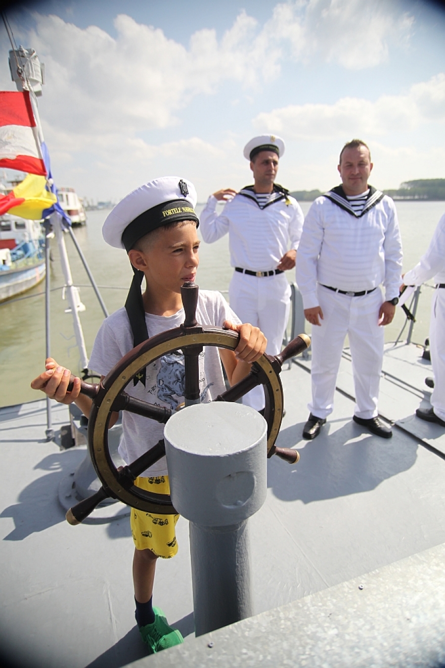 Imagini spectaculoase de la Ziua Marinei de la Galaţi - Galerie foto