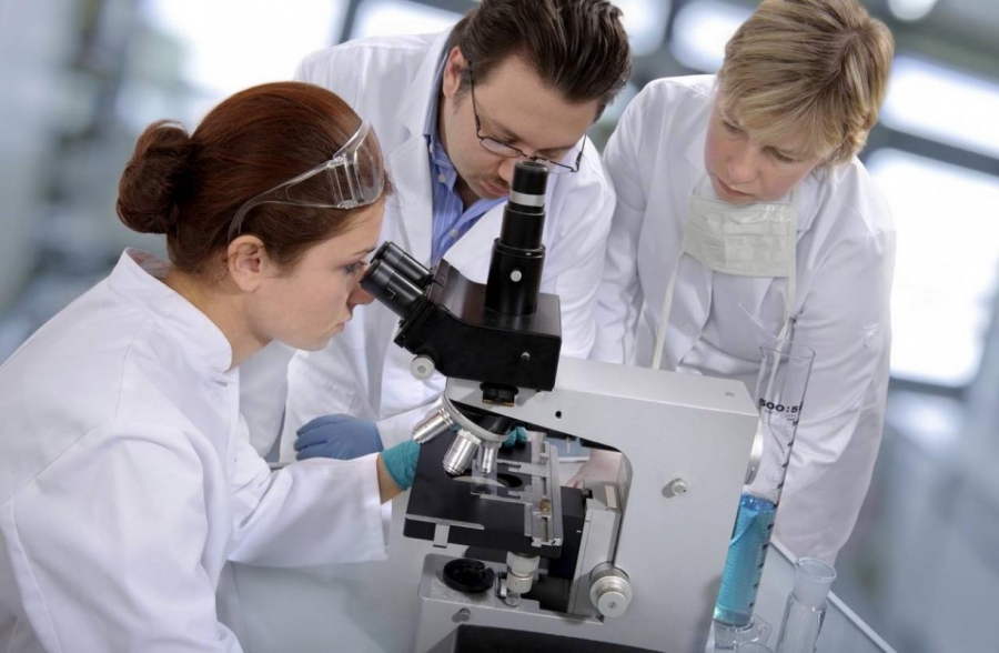 Cercetători germani investighează o nouă terapie pentru tratarea a cinci tipuri de cancer