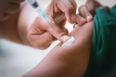 Zeci de reacţii severe la vaccinul anti-COVID, într-o singură săptămână