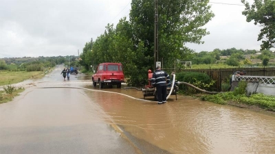 VIDEO: Inundaţii la Enisala, în judeţul Tulcea