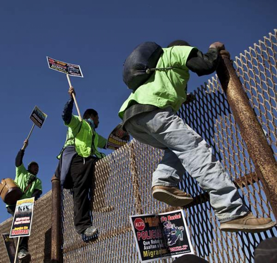 Aproape 11 milioane de imigranţi ilegali ar putea să obţină cetăţenia SUA