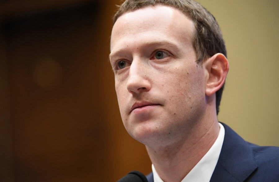 Mark Zuckerberg, somat să părăsească poziţia de preşedinte de la Facebook