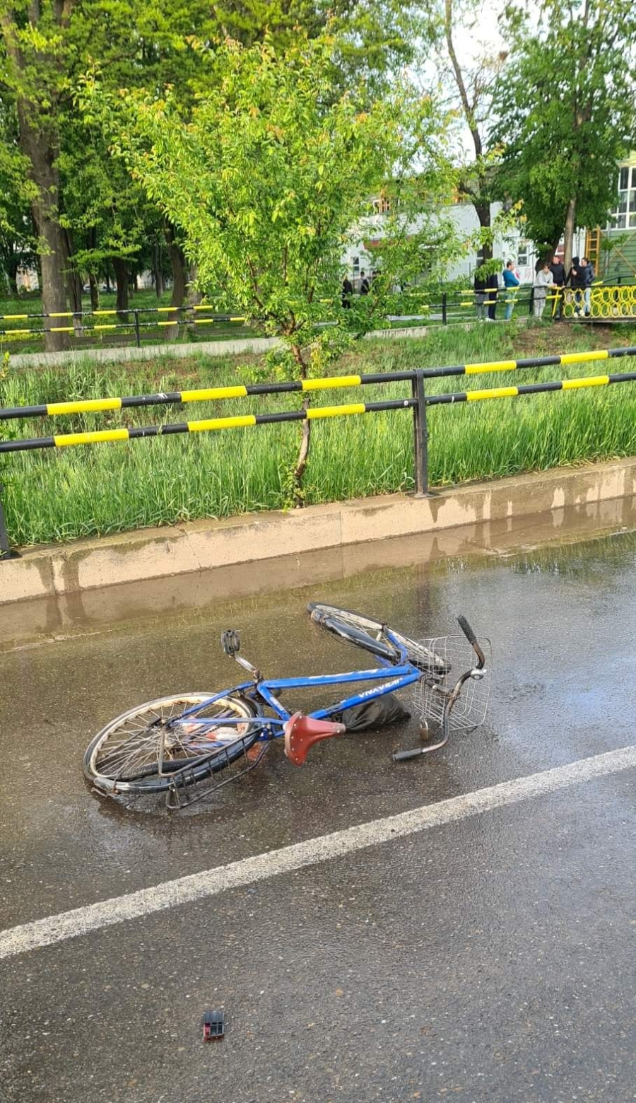 Un bătrân pe bicicletă, lovit mortal de mașină, la Tecuci