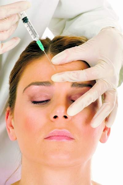 Injecţiile cu Botox reduc intensitatea migrenelor