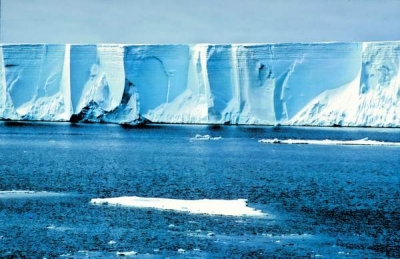 Uzinele-frigidere din Antarctica - o soluţie împotriva încălzirii globale?