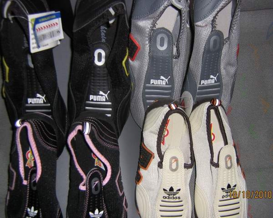 Control la second-hand: îmbrăcăminte şi încălţăminte contrafacute