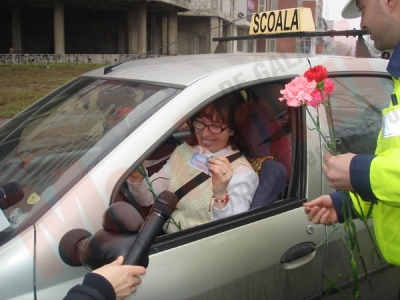 „Razii” după doamne şi domnişoare în trenuri şi pe şosele