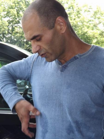 Acuză poliţiştii că a fost bătut