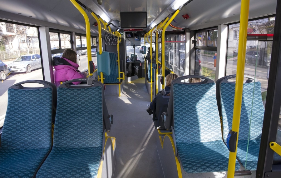 Vacanţa elevilor aduce schimbări în transportul public local