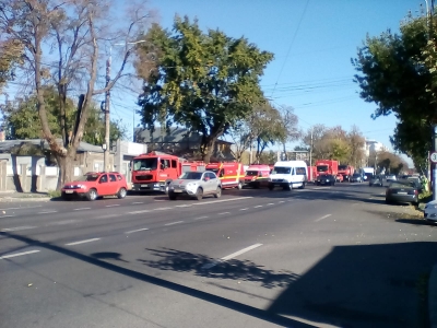 12 autospeciale cu 100 de pompieri şi paramedici SMURD ai ISU Galaţi au plecat spre Bucureşti
