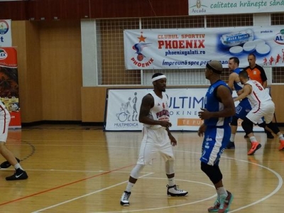 Băieţii de la Phoenix au examen dificil la Steaua, fetele sunt favorite la Satu Mare