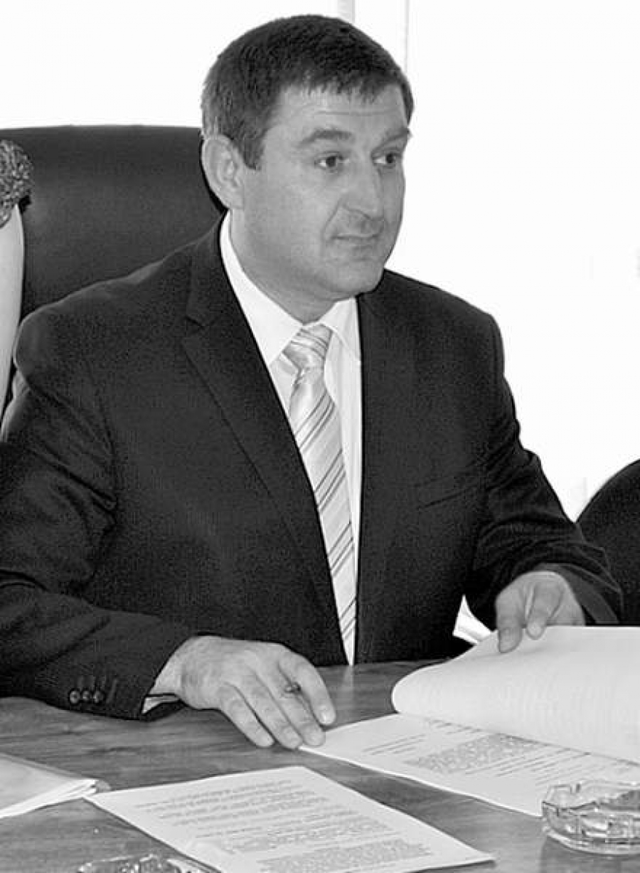 Se pregăteşte „jihadul” pentru funcţionarii care fac politică în timpul serviciului