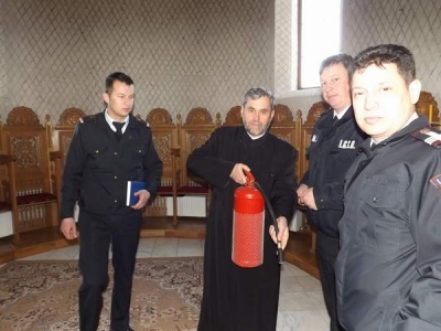 Lăcaşele de cult, pregătite pentru o noapte a Învierii fără incendii