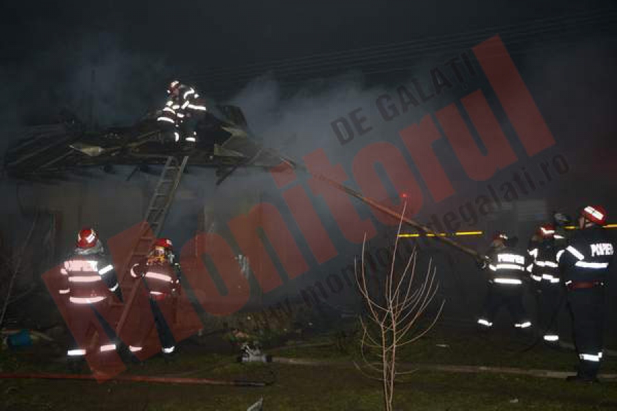 Doi oameni, morţi de la o lumânare aprinsă