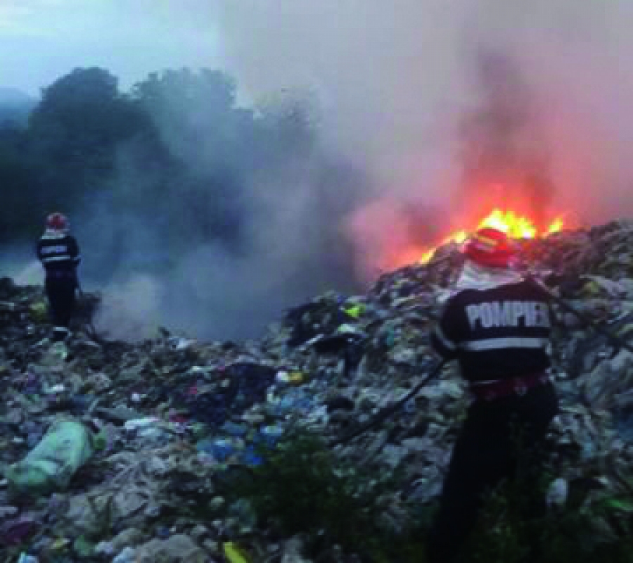 Incendiu la rampa de gunoi din Tecuci