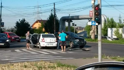 Impact pe Centură din cauza unui taximetrist neatent