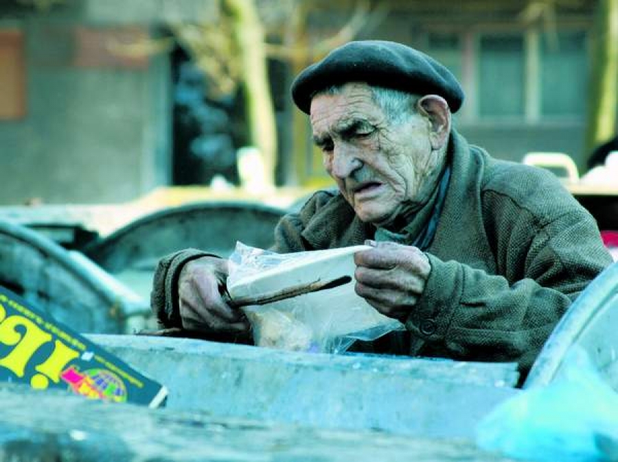 EY: 35% dintre vârstnicii români prezintă risc de sărăcie şi excluziune socială