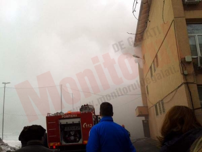 Şcoala 22, evacuată din cauza unui incendiu la etajul 2