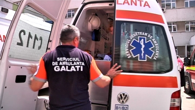Cod roşu: 10 căzuţi în stradă, apeluri non-stop la Ambulanţă