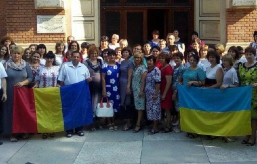 Profesori şi învăţători români din regiunea Odesa participă la „Şcoala de vară dunăreană” de la Galaţi