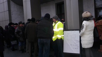 Au venit cu noaptea în cap să prindă bilete la Revelionul Pensionarilor