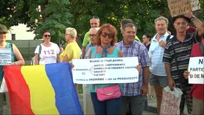 Gălăţenii au ieşit în stradă în semn de susţinere pentru protestul diasporei din Capitală (FOTO)