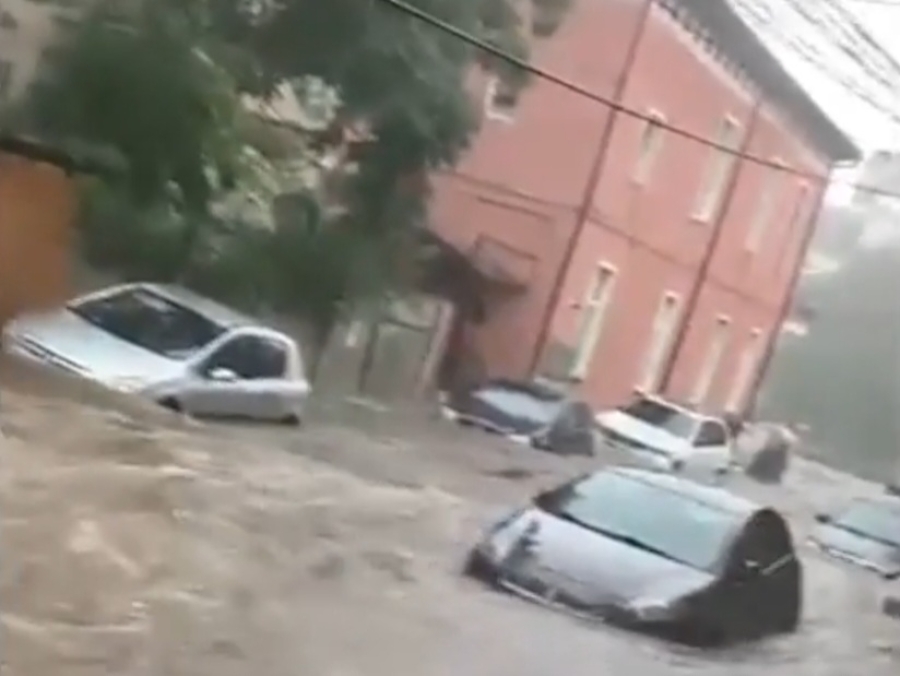 DEZASTRU! Oraș din România, măturat de furtună