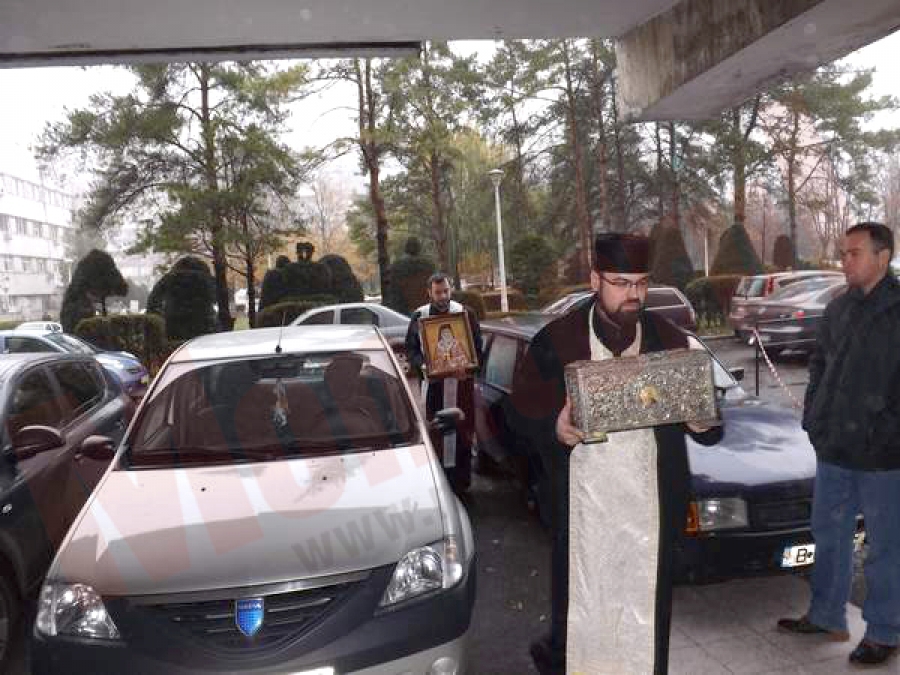Pelerinaj cu moaşte sfinte la patul bolnavilor