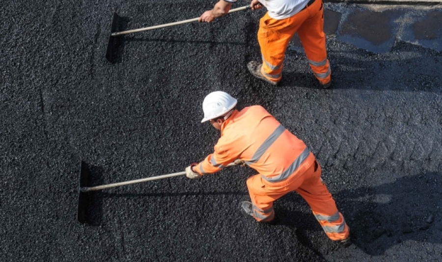 Posturi vacante la Ecosal Galaţi: Se caută asfaltatori, mecanic utilaj şi sudor
