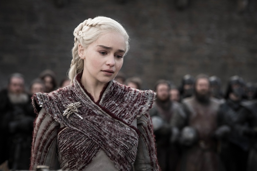 Emilia Clarke regretă tinereţea pierdută cu filmările la ''Game of Thrones''