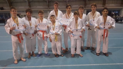 Judoka de la CSS Galaţi s-au întors cu medalii de aur, argint şi bronz de la Bacău