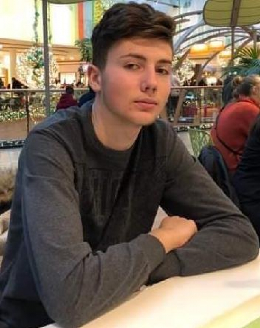 L-aţi văzut? Tânăr dispărut, căutat de poliţiştii gălăţeni